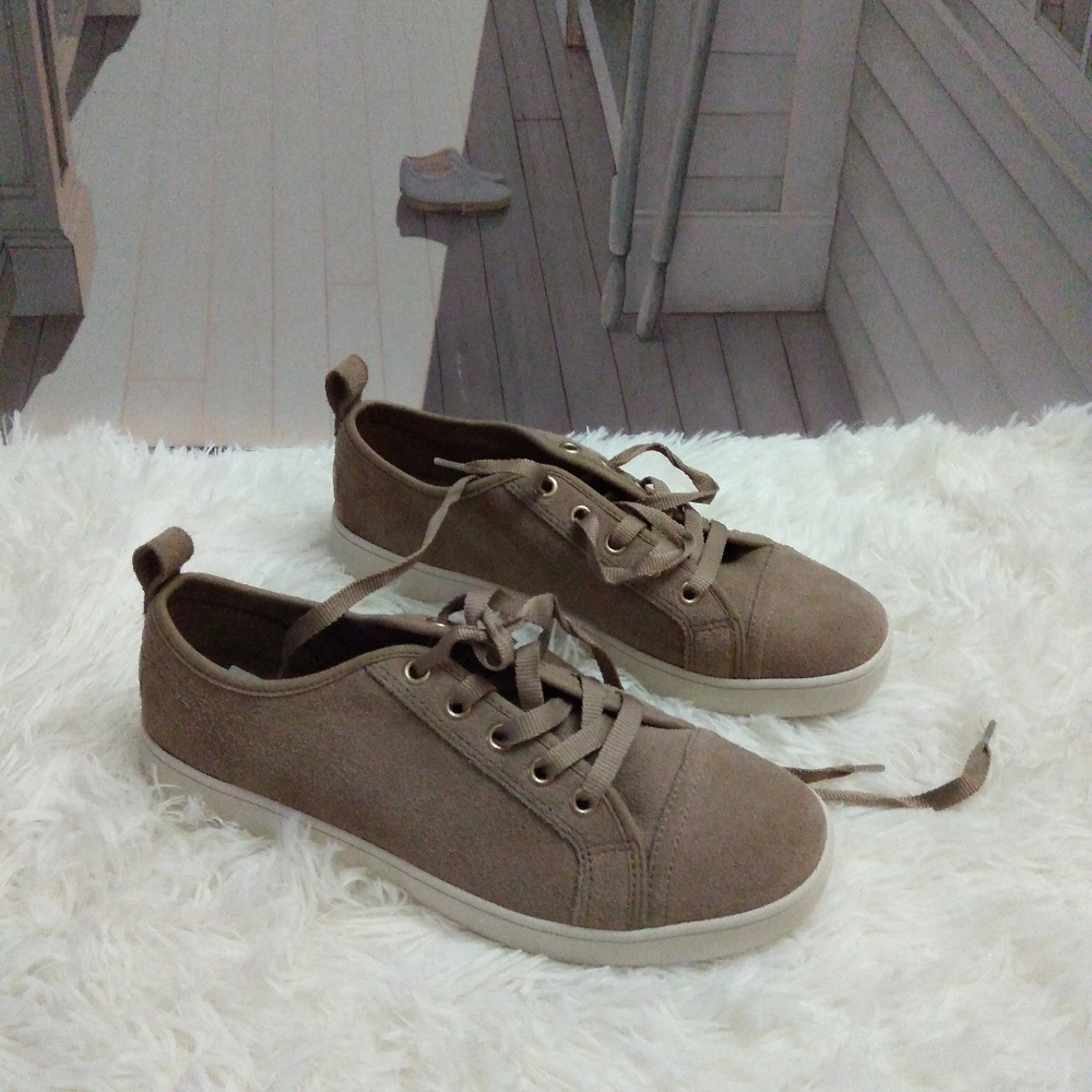 Suede koolaburra by ugg cute sneakers